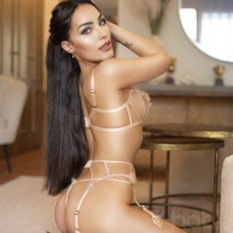 Neu in M&uuml;nchen &ndash; 25/75C, total rasiert &ndash; ich verw&ouml;hne dich mit ZK, 69 & GF6