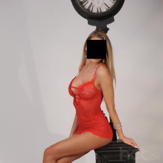 Was du siehst bekommst du auch &ndash; 100% echte Fotos, ich 25j, 1,70m, 80C, blonde schlanke Italienerin, K&uuml;sse, Franz&ouml;sisch, Analspiel, Nylon & Badespa&szlig;
