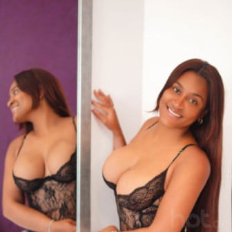 28 Jahre, Latina, OW 85F, Anal & NS