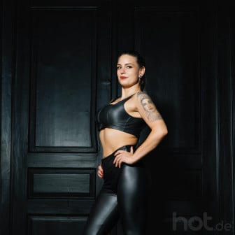 Domina, Latex, Heavy Rubber, Hypnose, Klinik, Keuschhaltung, CBT, Fixierung, Rollenspiele