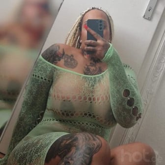 Deutsche Tattoo-Lady 💦 in Berlin