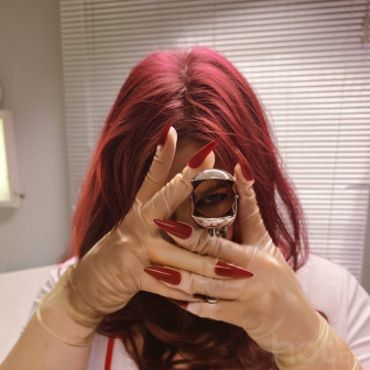Curvy Mistress mit starker Ausstrahlung
