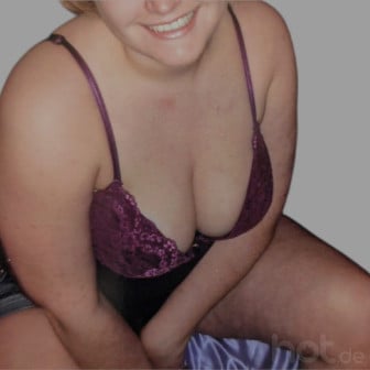 Komm her, ich habe weiche Kurven und richtig Lust auf dich