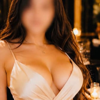 Ich, 36, aus Spanien, biete Massagen f&uuml;r M&auml;nner und mehr