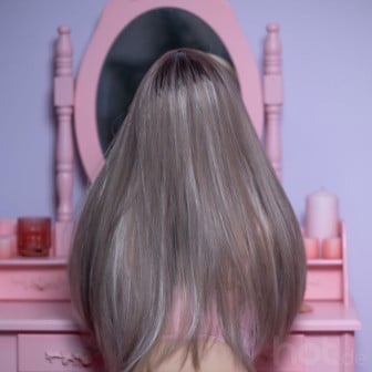 Blonde Spanierin mit gr&uuml;nen Augen und heissem Angebot